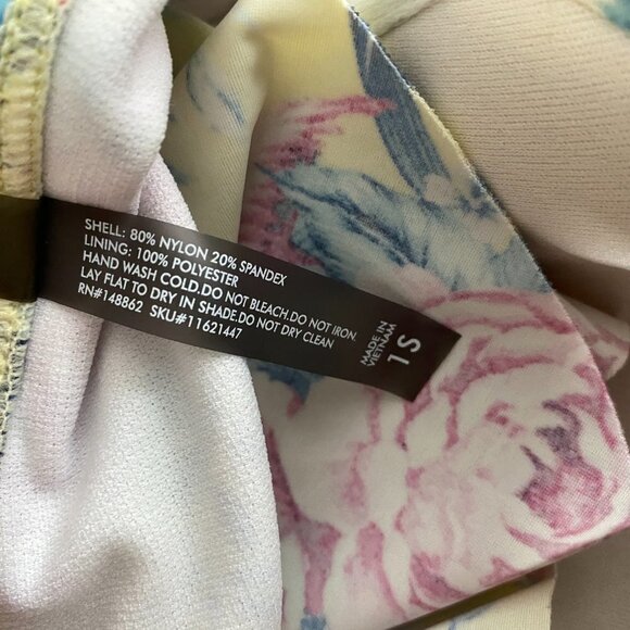 Torrid Peplum Midkini Swim Top Flamingo Floral Tie Front Underwire Women Size 1S - Picture 6 of 7